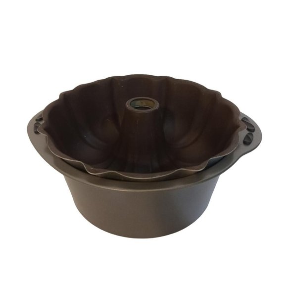 Wearever Taste Of Home Bundt Cake Pan Mold Gray Removable Center Metal Non Stick - Picture 8 of 8